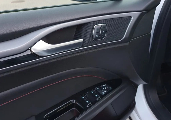 Ford Mondeo cena 68900 przebieg: 179000, rok produkcji 2018 z Elbląg małe 781